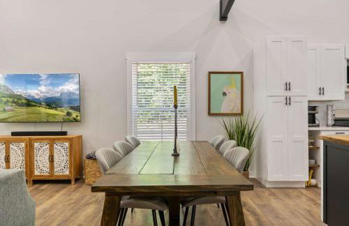 Secluded 3BR Cabin Lake Access & Resort Perks - Foto 16