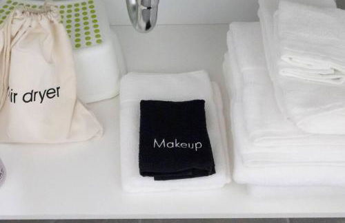 Bright Top Floor-Elevator-Walk Downtown-Laundry - Foto 3