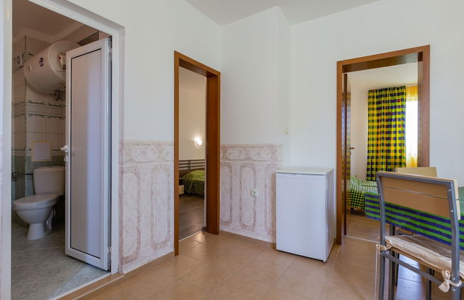 2 Bedroom Apartment in Dafinka Guest House - Photo 14