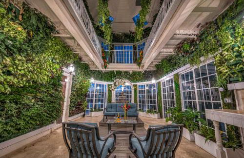 The Modern Castle Canal View Access Rooftop Living Greenhouse VlLLAS - Foto 19