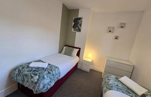 Spacious 3BR Sleeps 6 Ideal for All Stays - Foto 3