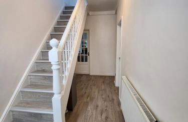 Newly Refurbished 3 Bedroom House with Lovely Garden - Foto 25