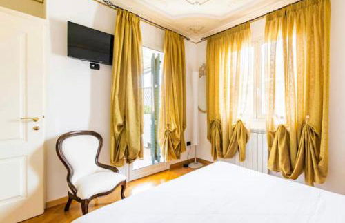 Bilocale affrescato con box privato & spiaggia a 150m - Foto 9