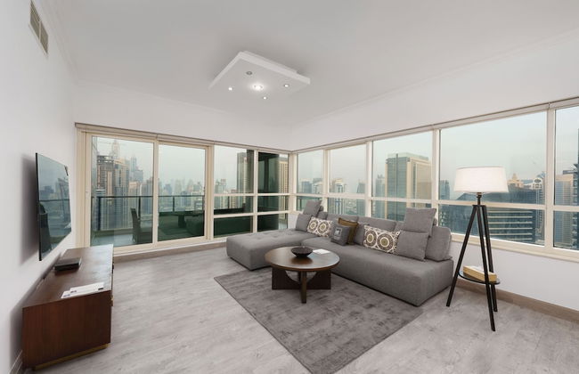 Maison Privee - Dreamy Apt with Jaw-Dropping Marina Views - Photo 19