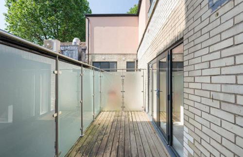 Large Luxury City Centre Flat with Balcony - Foto 35