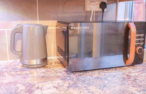 Beautiful 2 Bedroom house with big Garden & Parking fast wifi, and king size bed - Foto 14