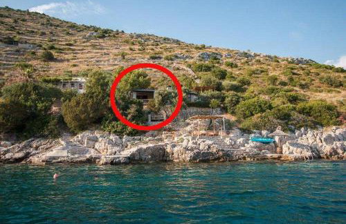 Secluded fisherman's cottage Cove Spiljice, Brac - 17031 - Photo 3