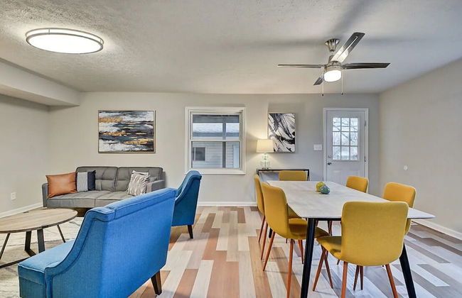 Spacious 6BR/3BA House w/ Parking! Sleeps 20! - Foto 44