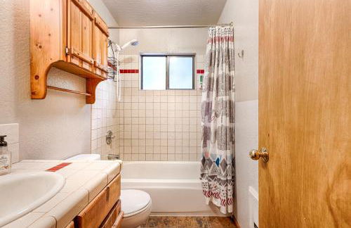 Petite Chalet with deck near Loch Lomond! - Foto 13