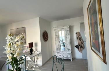 Centre Carcassonne apartment with private sunny terrace - Foto 14