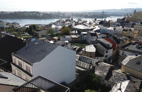 Atico céntrico con piscina comunitaria - Foto 17