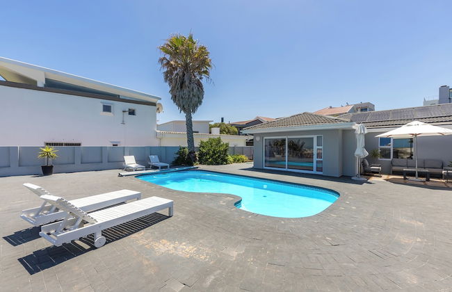 Beachfront, Private Pool, Pizza Oven, Pool Table, Fast Internet, Family Friendly - Photo 32