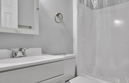 Black And White 1 BR by Ryan Korban - Foto 15