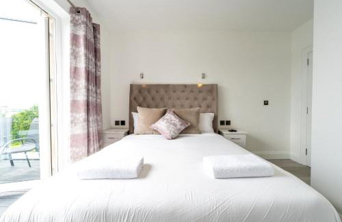 Escape Ordinary at Lily's Pad - Foto 76