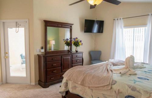 Super Mario Hideaway - Pool, Spa, Game Room Fun! - Foto 32