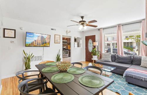 NEW! Quiet Family House near the Casino - Foto 1