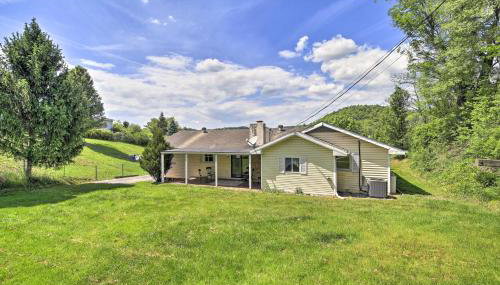 Bluefield Retreat with Pool Table Near Parks! - Foto 2