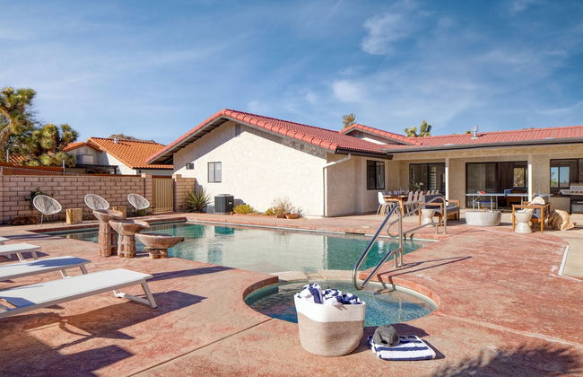 Lava Rocks by Avantstay Gorgeous Desert Haven w Pool Hot Tub Fire Pit Ping Pong - Foto 23