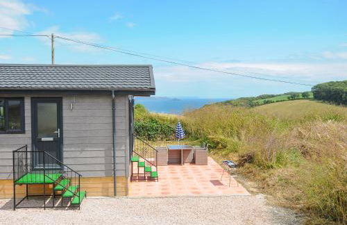 Midway Lodge - Photo 22