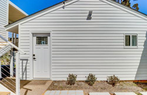 Waterfront Colonial Beach Studio with Boat Dock! - Foto 22