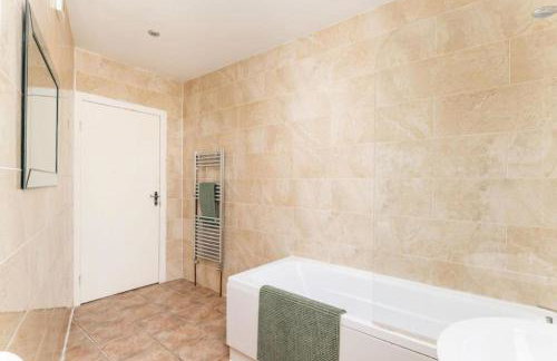 Leeds Beautiful Home - Parking - Yorksha Property - Foto 35