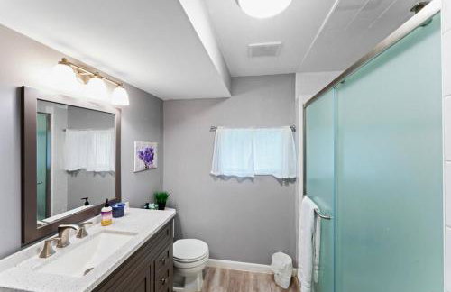 5 BR lakefront home with swim dock bunk room High Speed WiFi - Foto 27