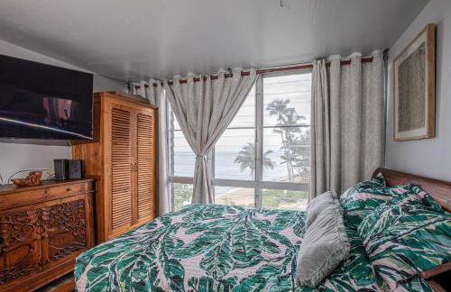 Breezy Beachfront Bali-Style Haven 180 Degree OceanView - Photo 2