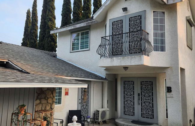 Monterey Park Retreat: Spectacular Views & Comfort - Foto 38