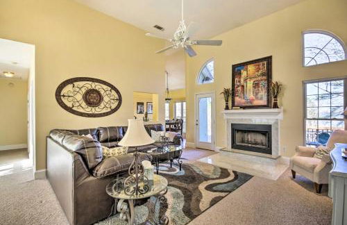 Luxe Lake House with Pool and Dock on Deep Water Cove! - Foto 5