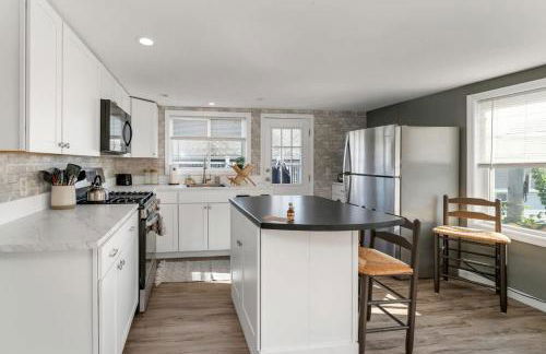 The Salty Oyster - Amazing Deck and Short Walk to beach - Foto 8