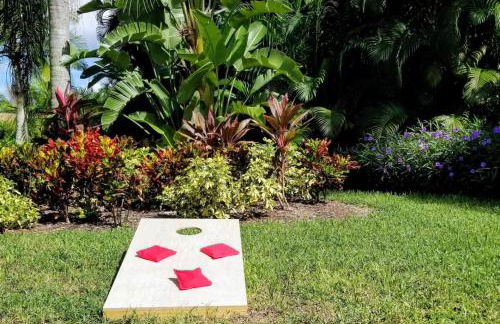 Sunshine days Stunning pool home. Gated community - Photo 28