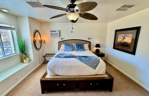 Epic Views, Huge House, Acres of J-Trees to explore, Hot Tub, Pool, AC, and Mini-Golf - Foto 8