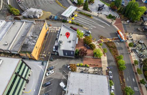 Brand New Condo Steps from Bremerton Ferry - Foto 22