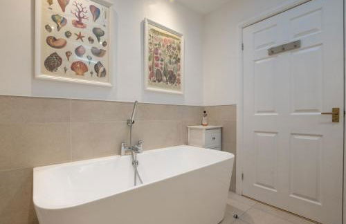 Samphire Barn - Photo 23