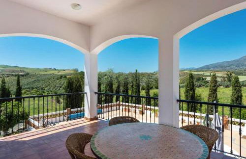 Spacious Villa with Exceptional Views in Malaga - Foto 16