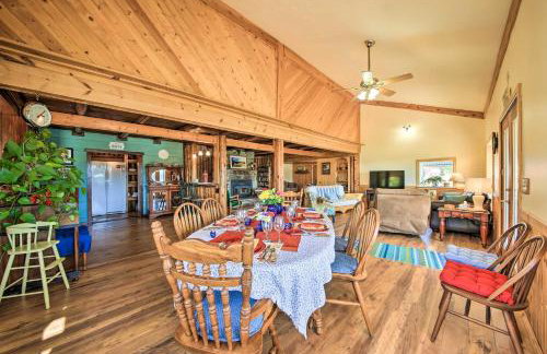 Family Home with Stunning River and Mountain View - Foto 2