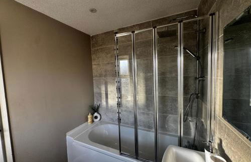 Oakleigh Way, Carlisle - 2 Bedroom, sleeps 4, Fully furnished - Photo 17