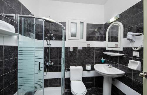 Villa Paradiso: Near beach, superb pool and garden - Photo 32