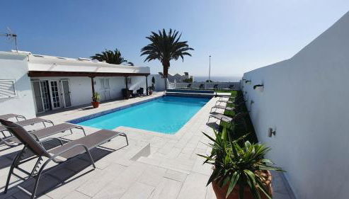 Stunning sea view villa with 6 bedrooms & heated pool - Villa Renaissance - Photo 4, sunbed