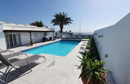 Stunning sea view villa with 6 bedrooms & heated pool - Villa Renaissance - Photo 4