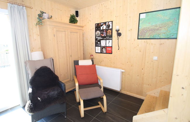 Lavish Wooded Chalet with Sauna & Hot Tub in Hohentauern - Photo 8