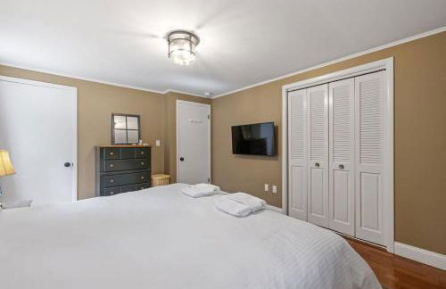 Lake Escape Family & Pet Friendly with Dock Access - Photo 60