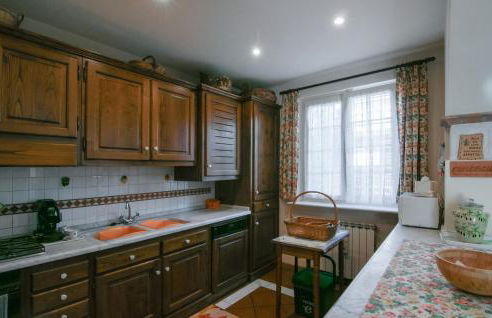 2 Bedroom Beautiful Apartment In Querceta - Photo 19