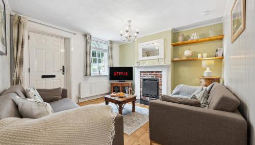 2-Bedroom Stylish & Gorgeous, Cosy Westgate Cottage Retreat, Central Winchester, Free On-Street Parking Permit, with Garden, Close to Cathedral - Sleeps 6, Pets are Welcome - by Blue Puffin Stays - Foto 3