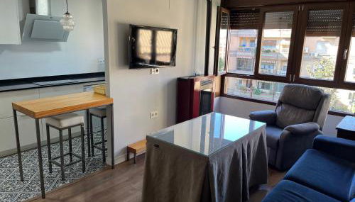 PISO JUNTO PALACIO CONGRESOS Y METRO, CENTRICO CON PISCINA - Foto 1