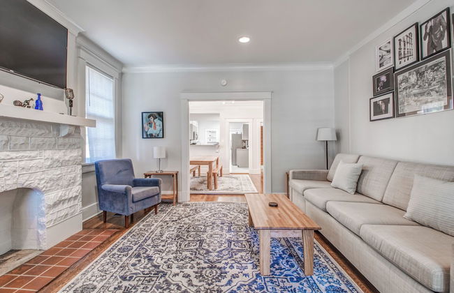 The Rolling Stone Near Downtown - Photo 19