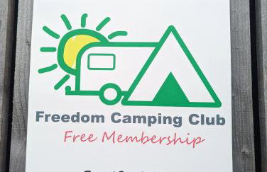 Luxury Glamping Cabin with Outdoor Bath on Cornish Meadow - Photo 33