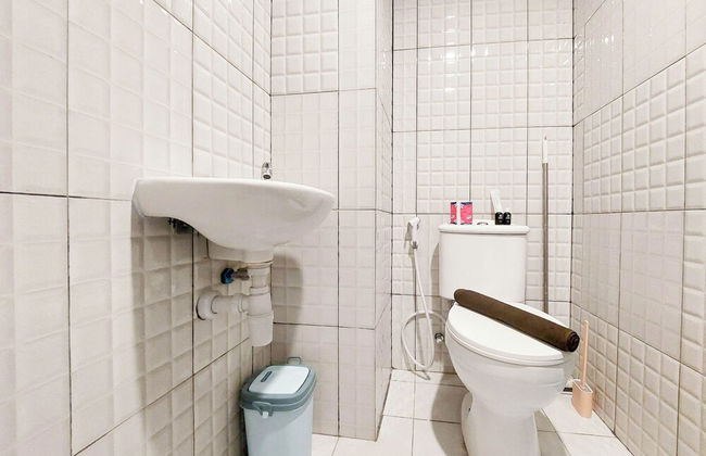 Cozy And Strategic Studio Apartment At De Prima - Photo 10