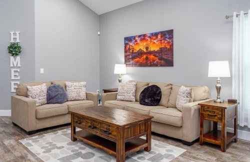 Gorgeous Modern 6BR South Facing Private Pool Hot Tub BBQ Theater 2 Miles Disney - Foto 13