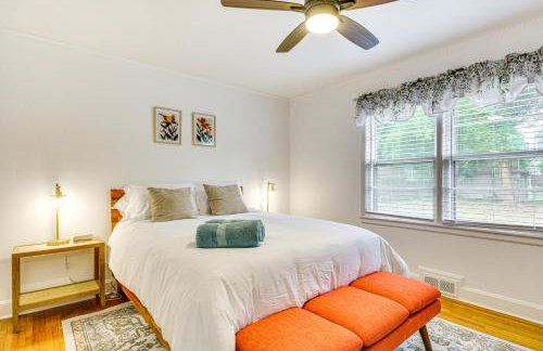 Dogwood Cottage with Fireplace 1 Mi to University - Foto 12